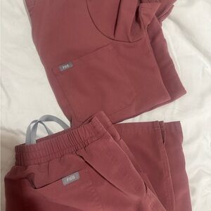 FIGS Rosewood Mauve Scrub Set